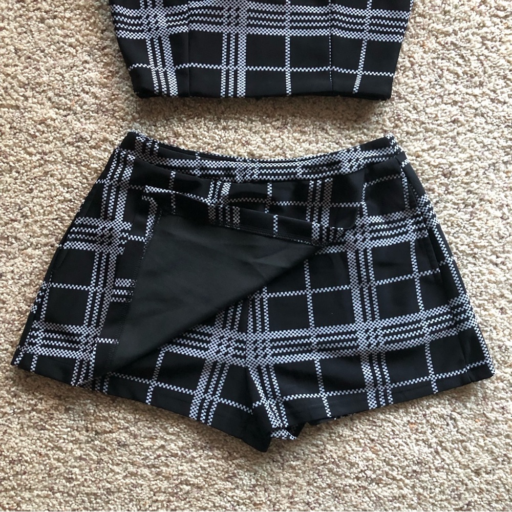 Women’s | Kyoyo | 2-Piece Set, Cami Crop Top + Skort - Picture 2 of 4